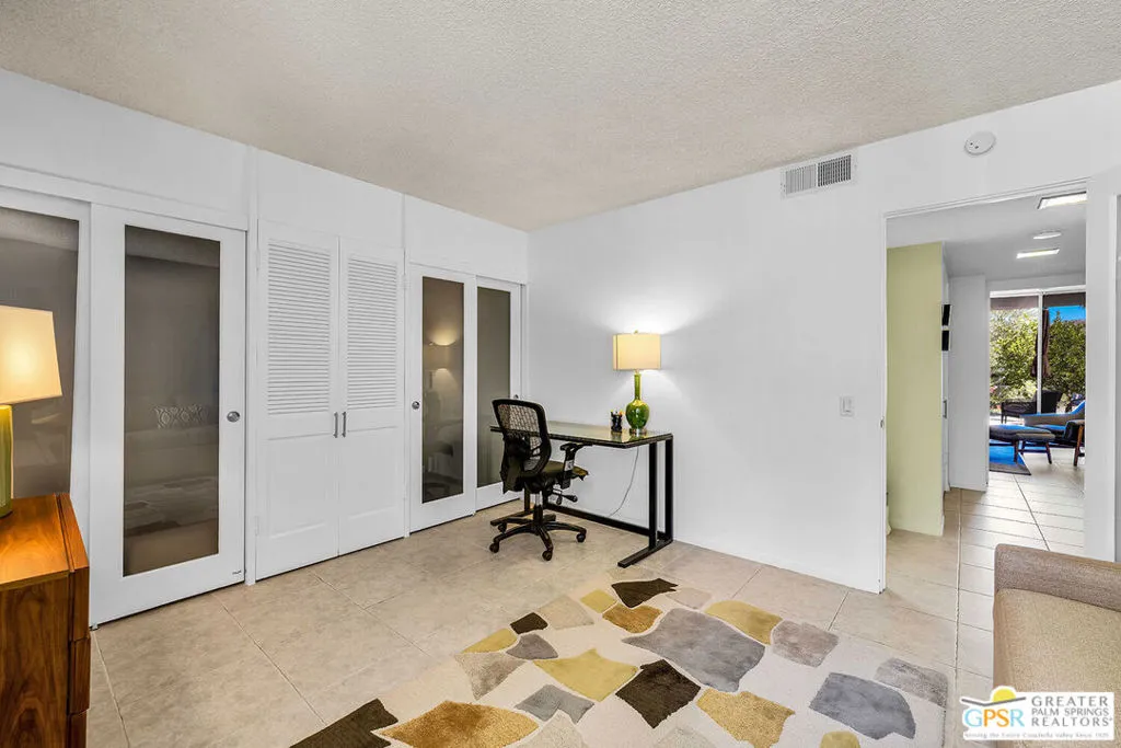 2380 S Sky View Drive, Palm Springs, California 92264 home-pic-19